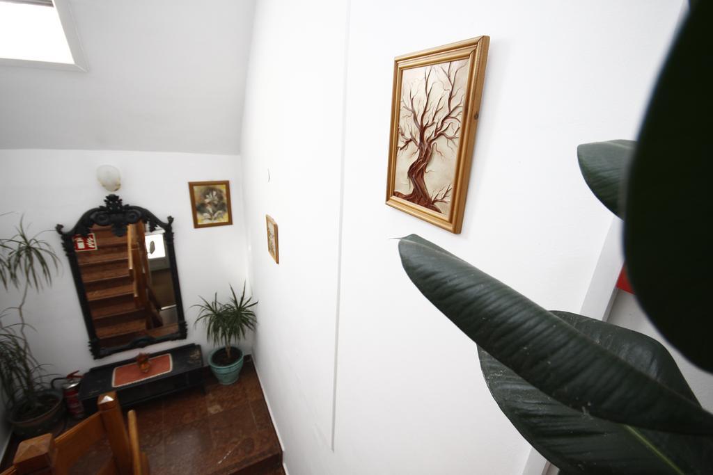 Parti Panzio Hotel Tata Bagian luar foto