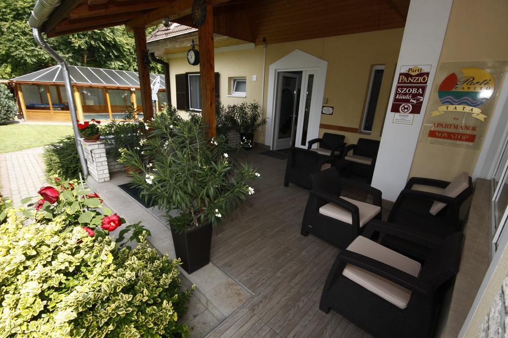 Parti Panzio Hotel Tata Bagian luar foto