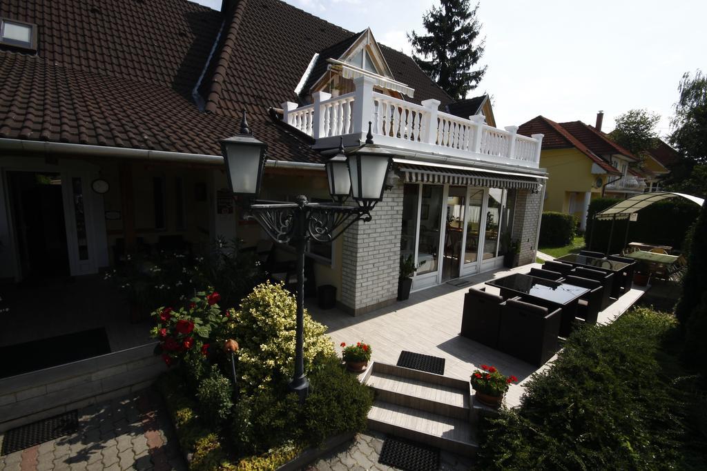 Parti Panzio Hotel Tata Bagian luar foto