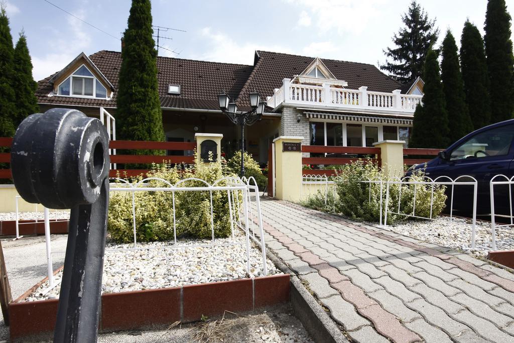 Parti Panzio Hotel Tata Bagian luar foto