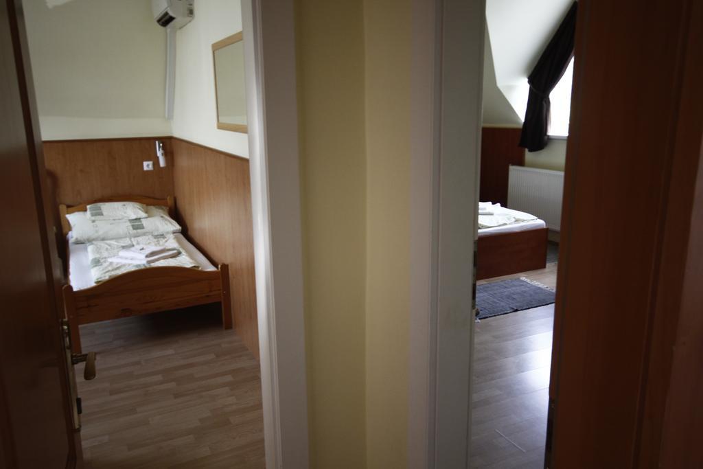 Parti Panzio Hotel Tata Ruang foto